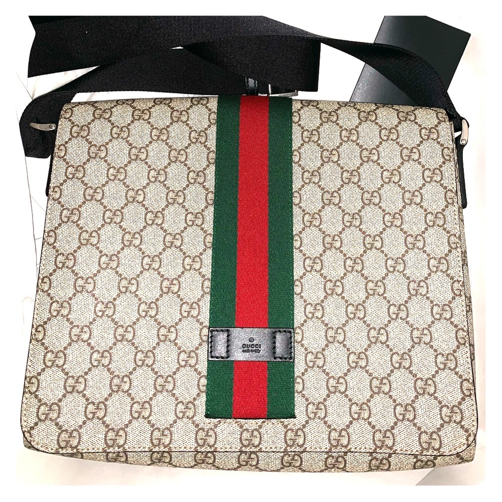 GUCCI MESSENGER BAG